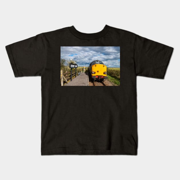 Class 37 Berney Arms Kids T-Shirt by Robert john